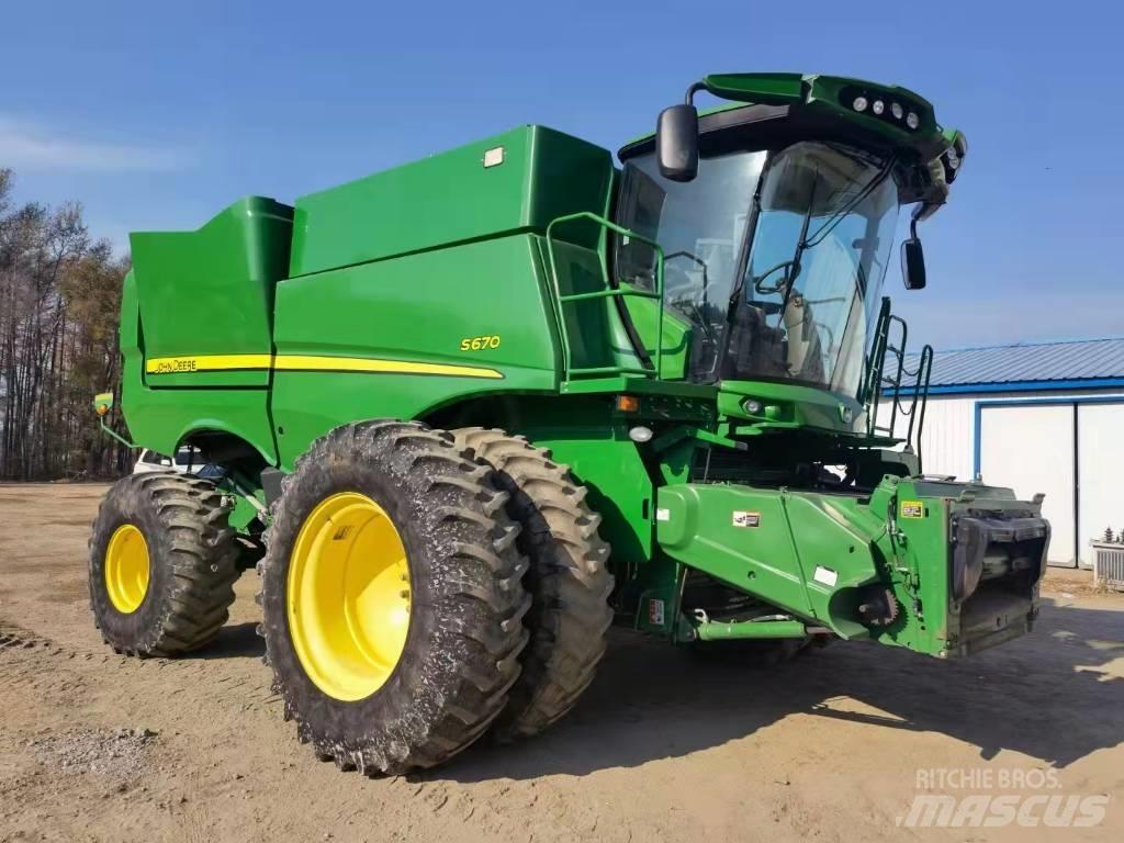 John Deere S670 Skördetröskor