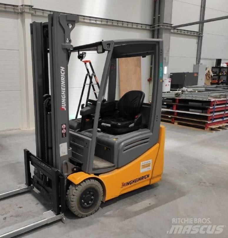 Jungheinrich EFG 215 Elmotviktstruckar