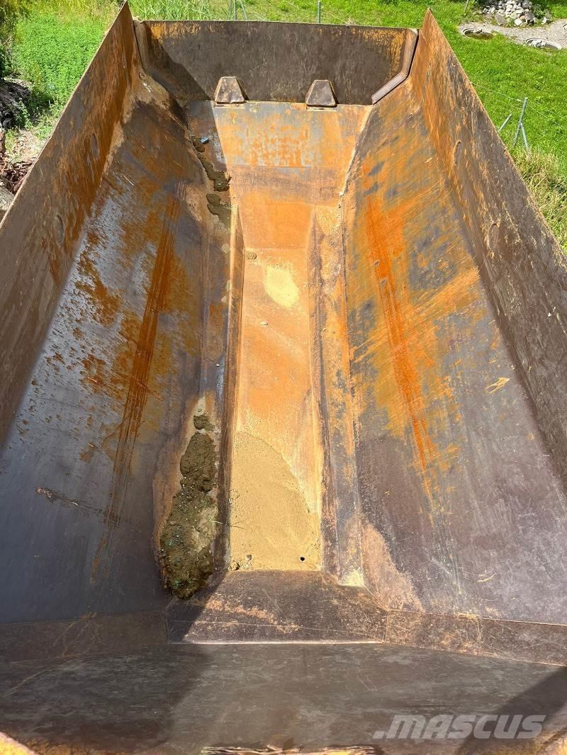 CAT 725 Midjestyrd dumper