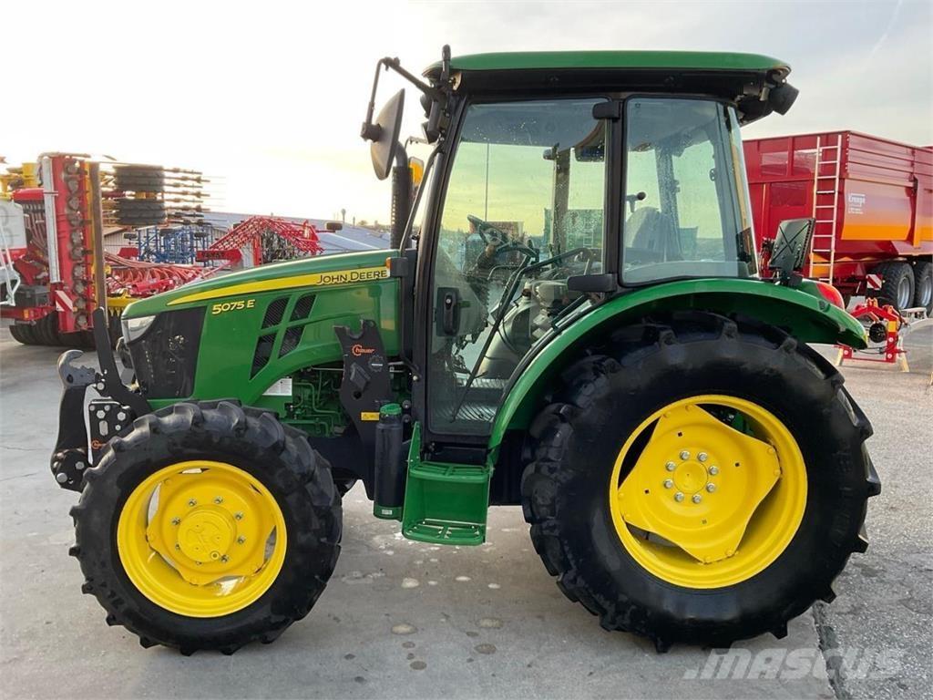 John Deere 5075E Traktorer