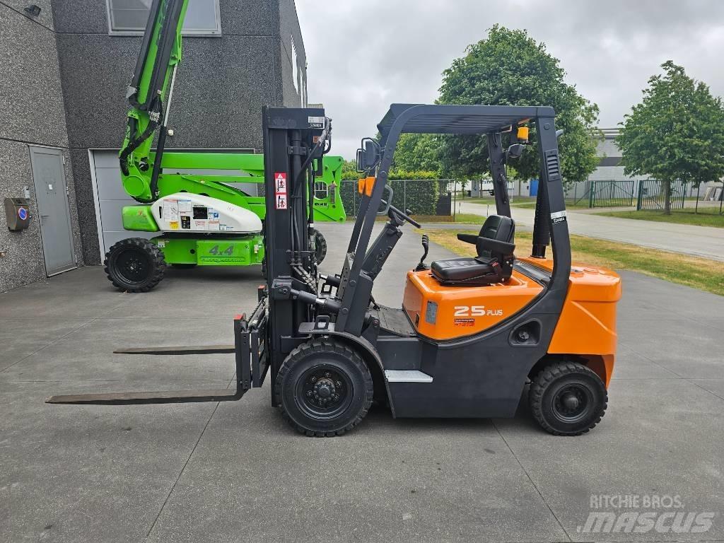 Doosan D 25 G Dieselmotviktstruckar