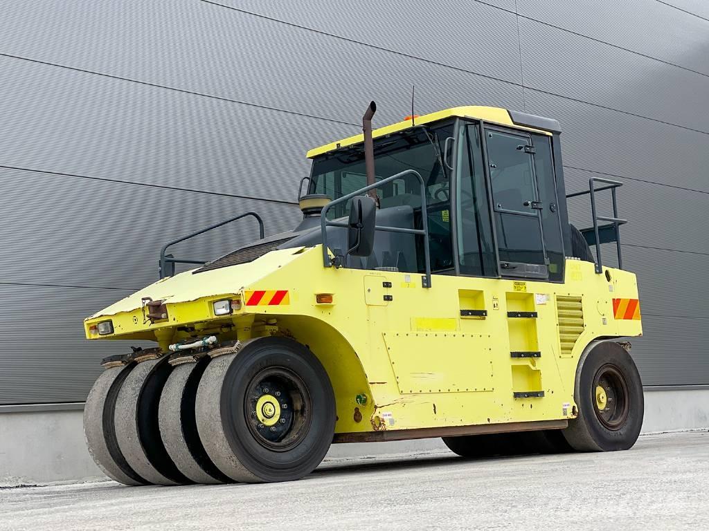 Ammann AP 240 Pneumatiska Hjulvältar