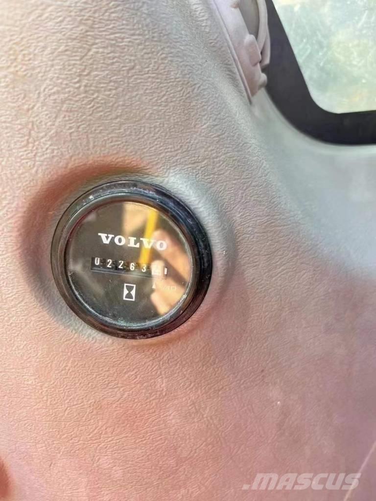 Volvo EC 220 D Bandgrävare
