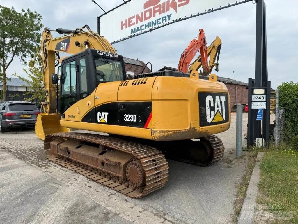 CAT 323DL (320DL) Bandgrävare