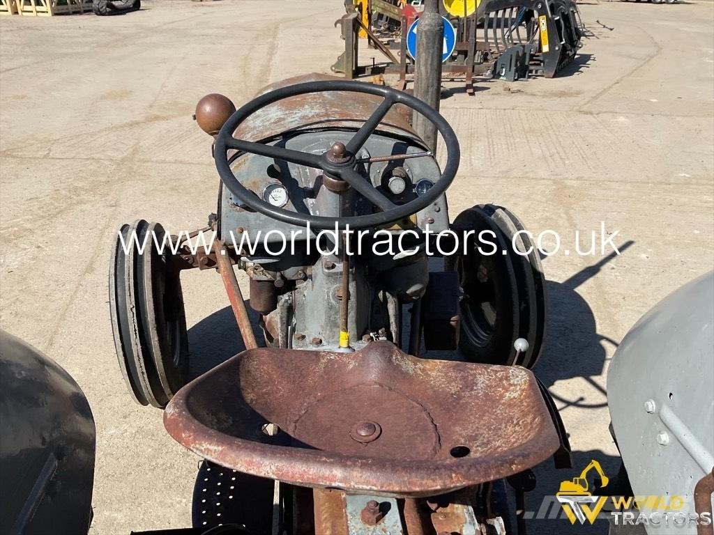Ferguson TRACTOR Traktorer