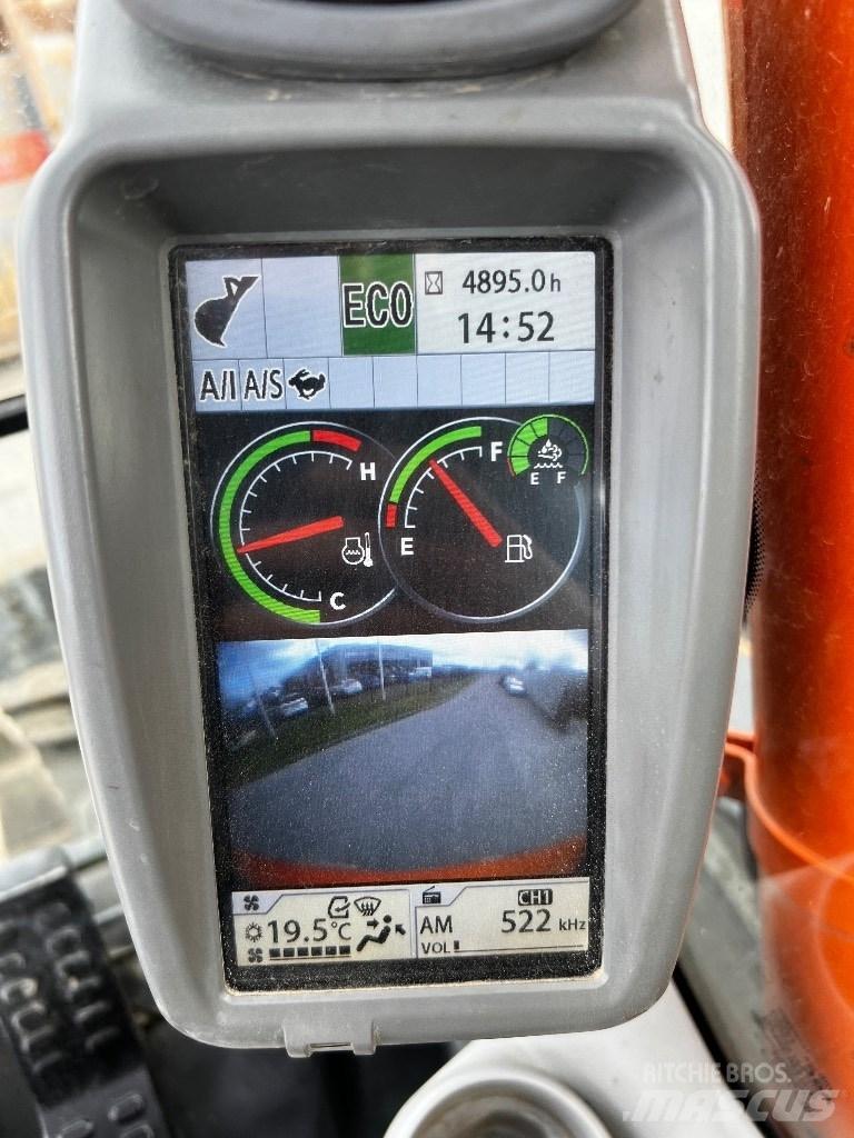 Hitachi ZX 135 US-6 Bandgrävare
