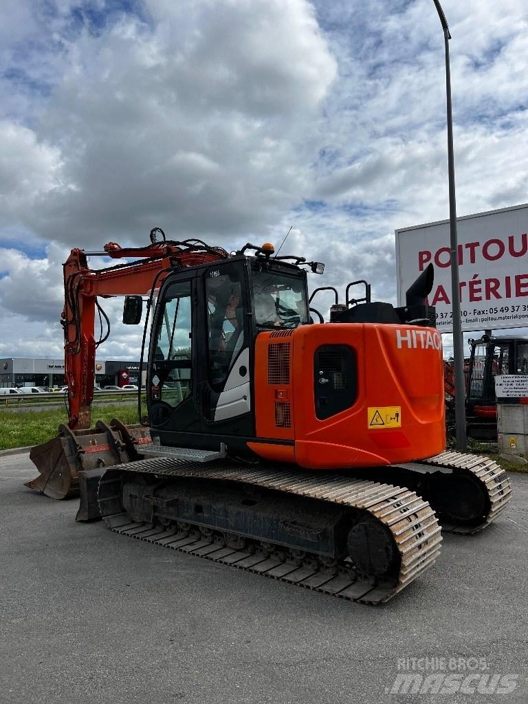 Hitachi ZX 135 US-6 Bandgrävare