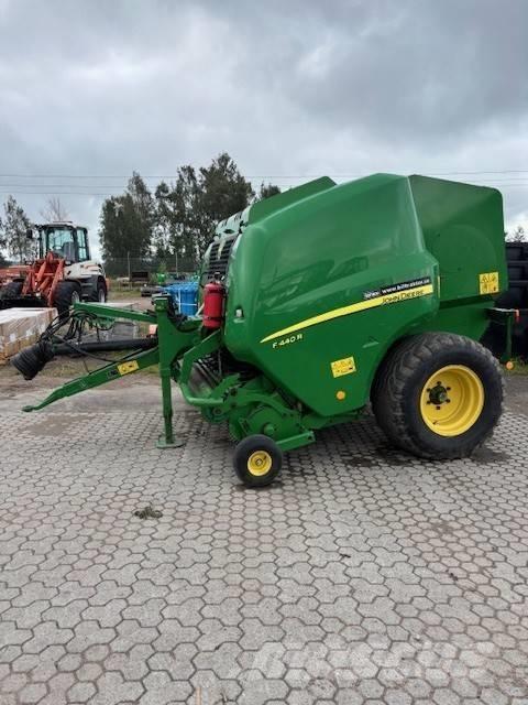 John Deere F 440 R Rundbalspressar