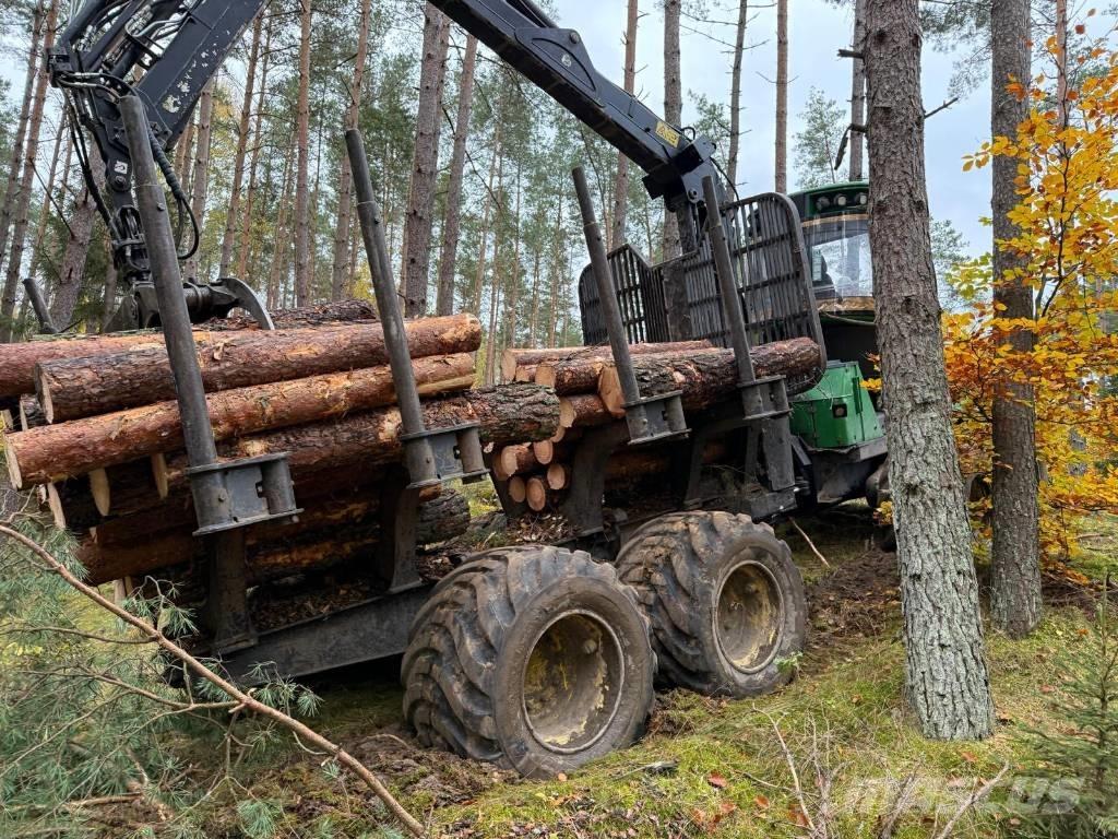John Deere 1010 E Skotare