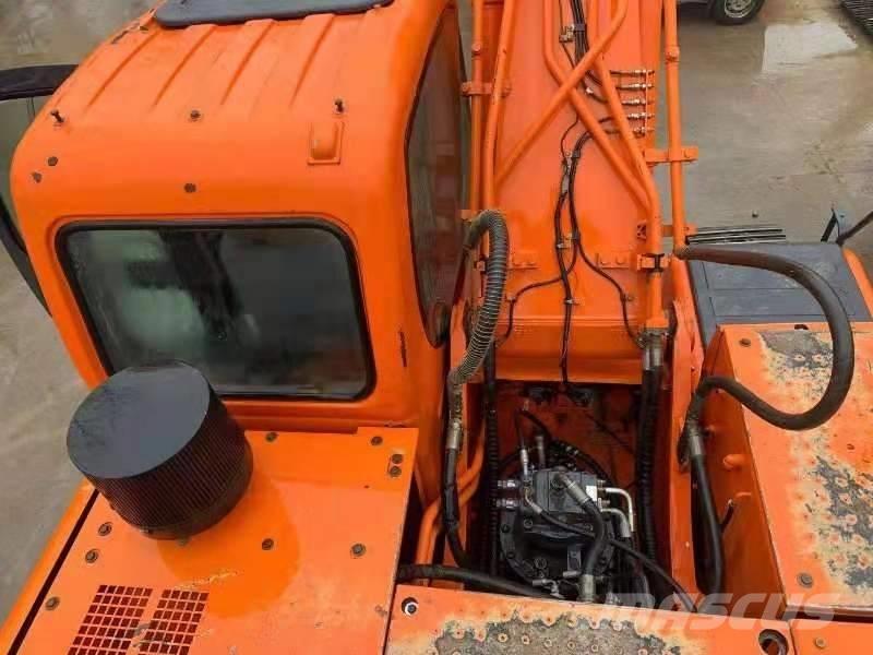 Doosan DX300LC Bandgrävare