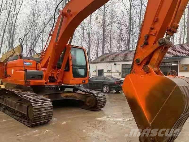 Doosan DX300LC Bandgrävare