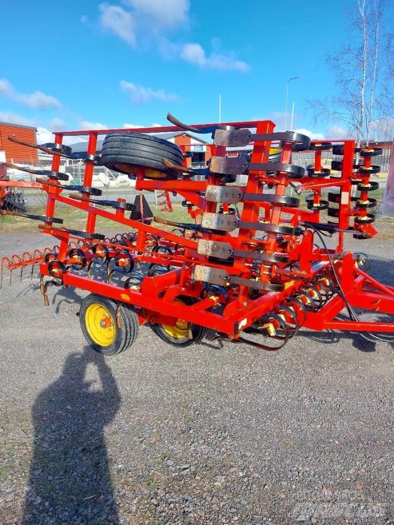 Väderstad NZF 450 Harvar