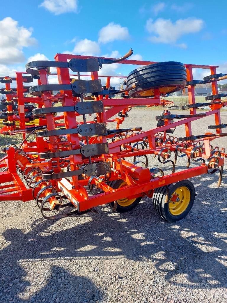 Väderstad NZF 450 Harvar