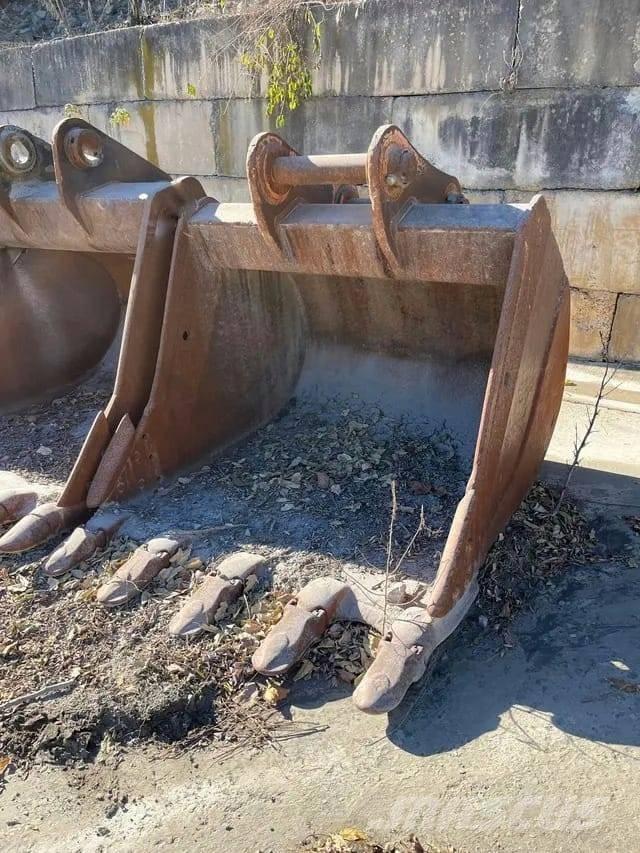 Komatsu PC 400 Bandgrävare