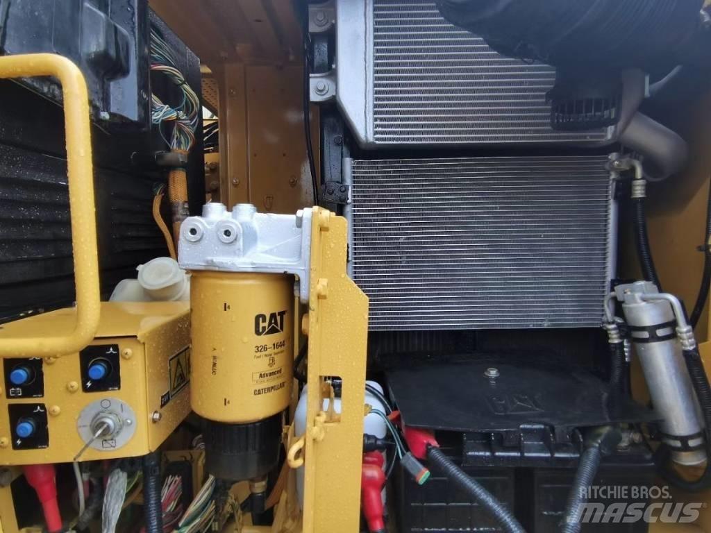 CAT 313D2GC Midigrävmaskiner 7t - 12t