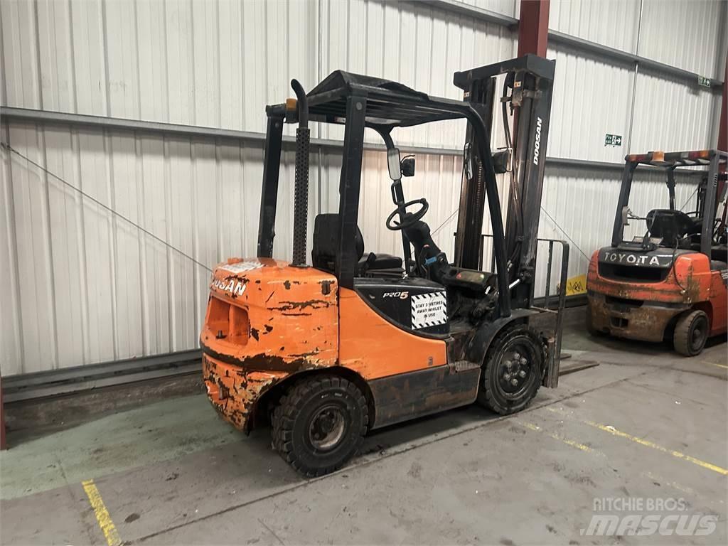Doosan D25S-5 Dieselmotviktstruckar