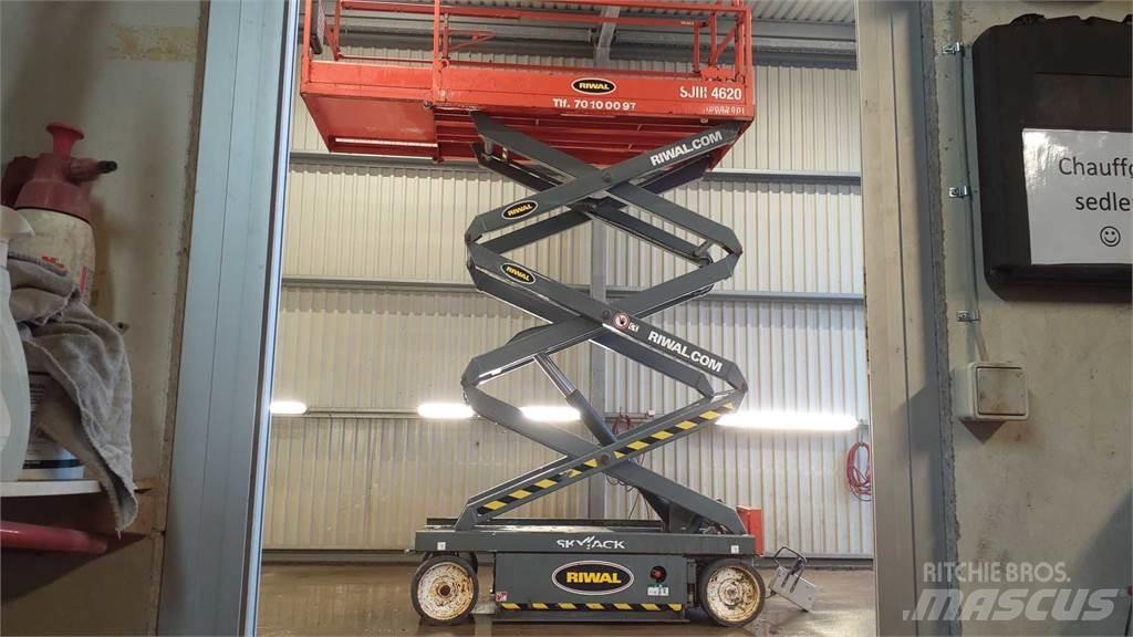 SkyJack SJIII4620 Saxliftar