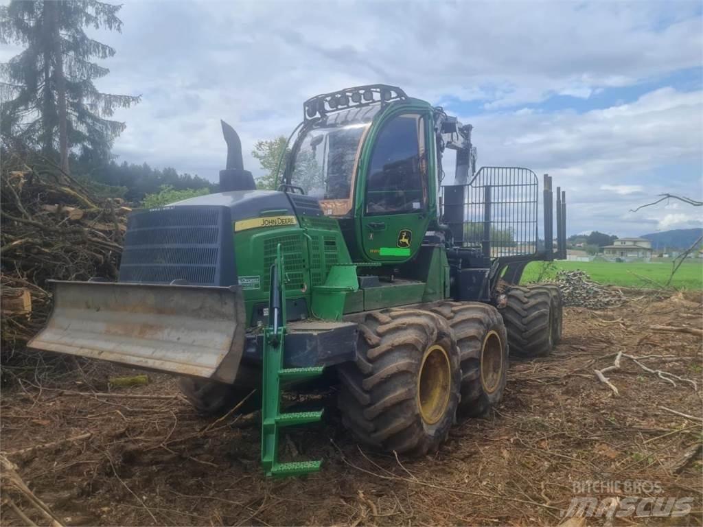 John Deere 1110 G Skotare