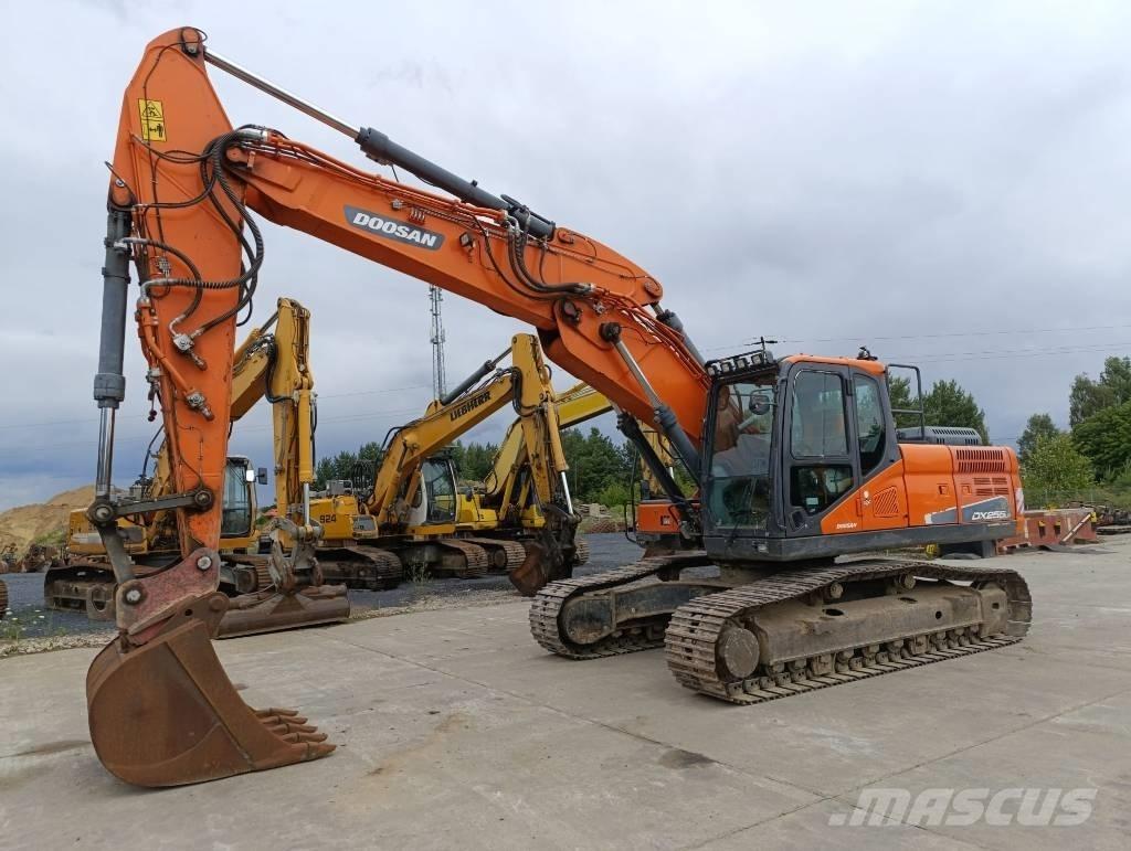 Doosan DX 255 LC-5 Bandgrävare