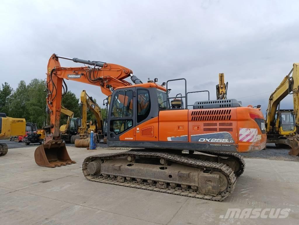 Doosan DX 255 LC-5 Bandgrävare