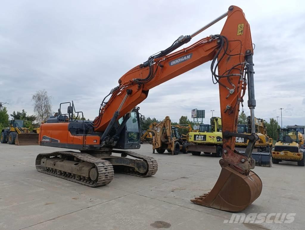 Doosan DX 255 LC-5 Bandgrävare