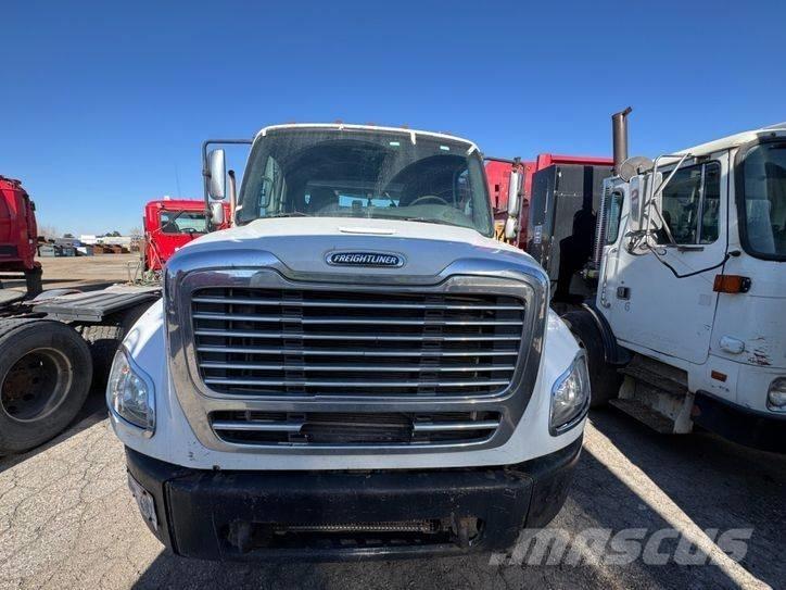 Freightliner M2 Lastväxlare med kabellift