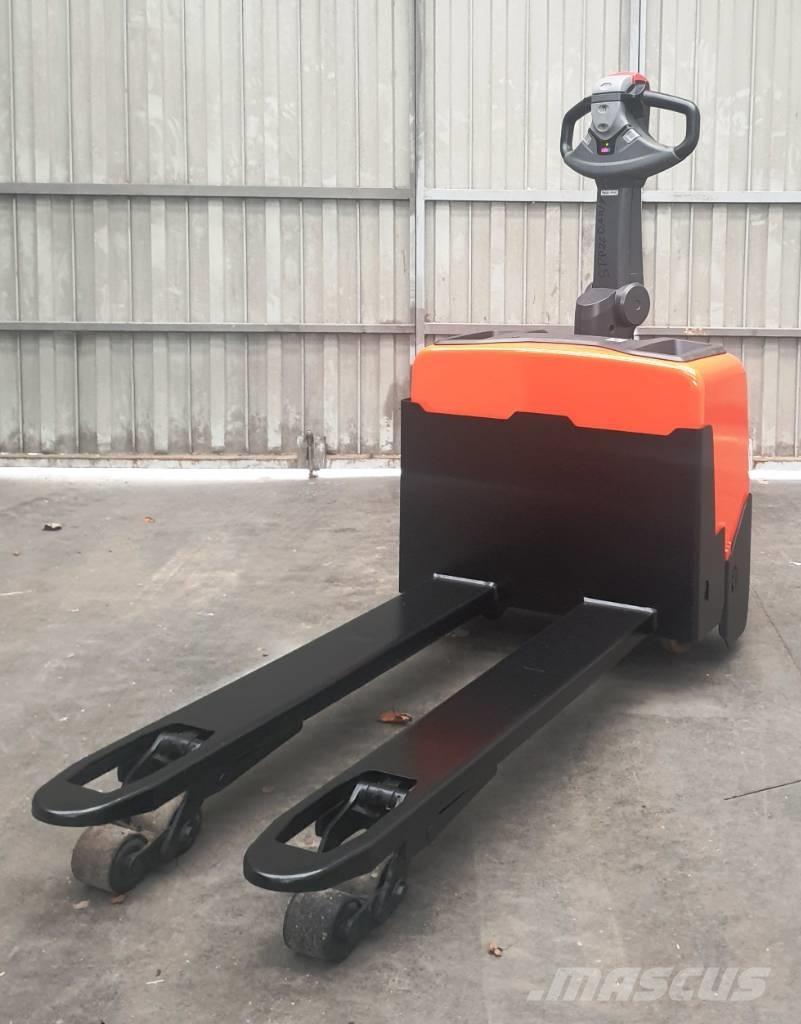 BT LWE 130 Minimover Låglyftare utan plattform