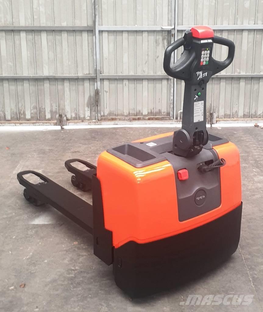 BT LWE 130 Minimover Låglyftare utan plattform
