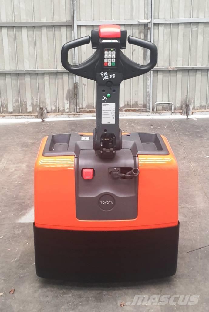 BT LWE 130 Minimover Låglyftare utan plattform