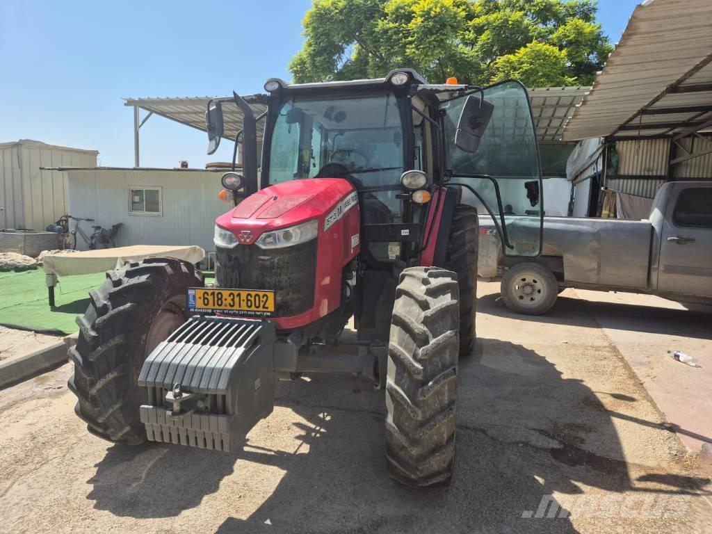 Massey Ferguson 5713 Traktorer