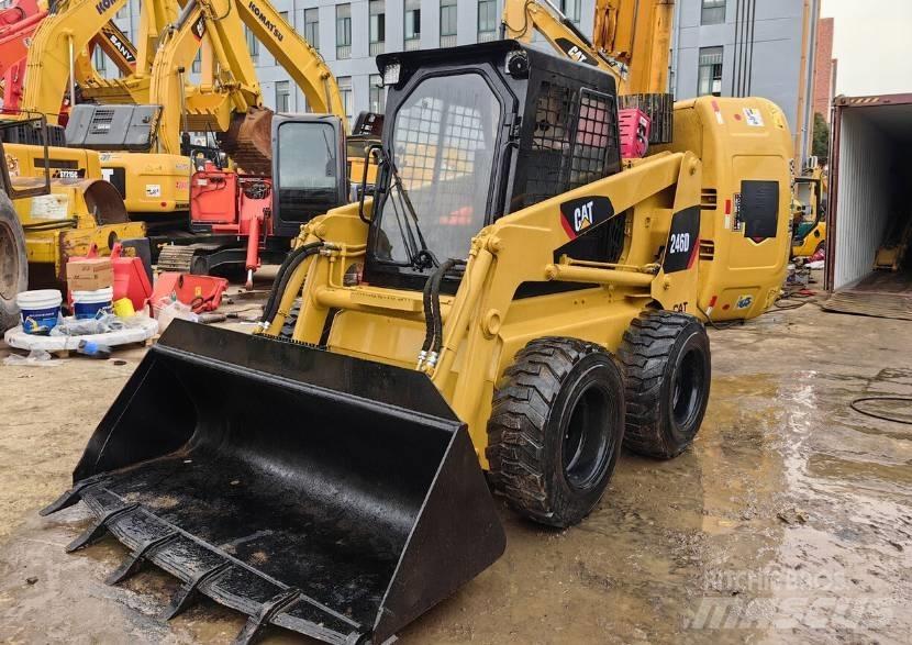 CAT 246D Kompaktlastare