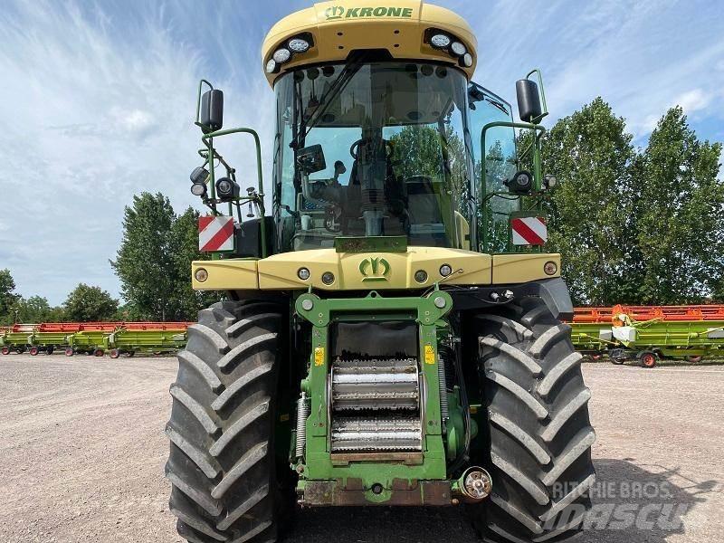 Krone BIG X 630 Självgående fälthackar