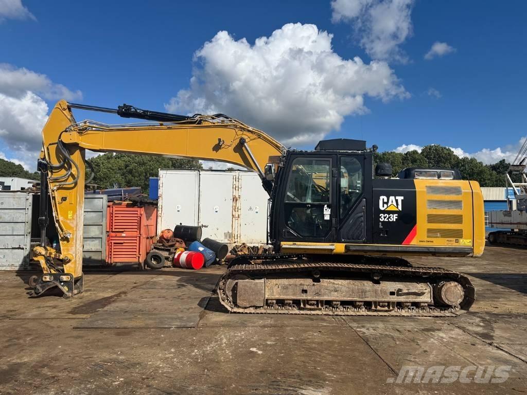 CAT 323 F L Bandgrävare