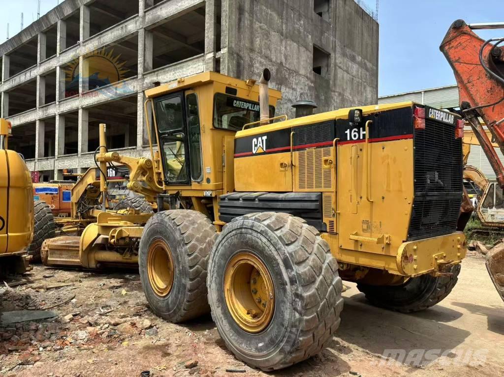 CAT 16 H Väghyvlar