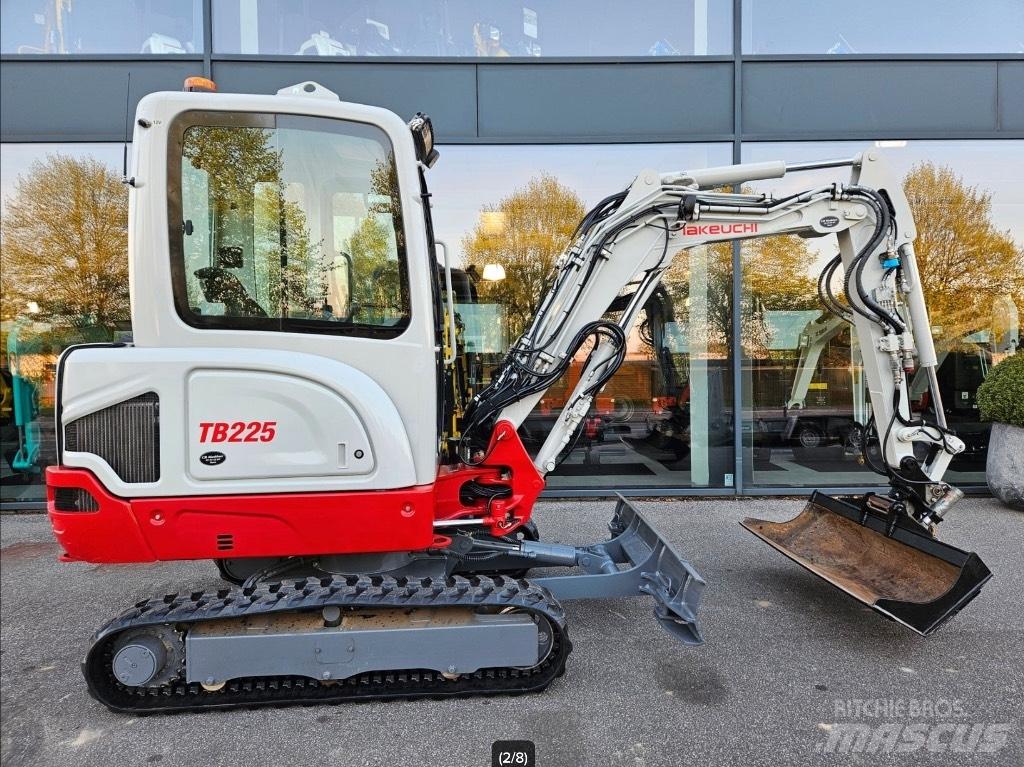 Takeuchi TB 225 Minigrävare < 7t