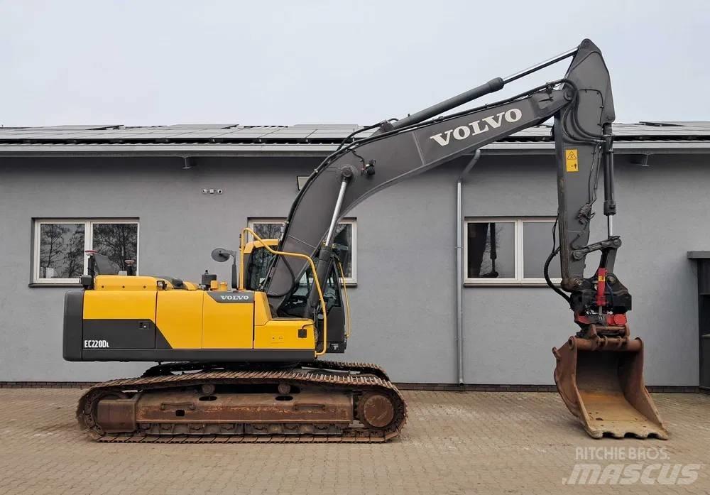 Volvo EC 220 DL Bandgrävare