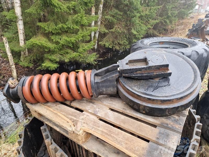 Hitachi ZX 300 Band, kedjor och underreden