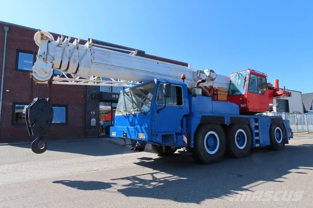Liebherr LTM 1050-1 Allterrängkranar