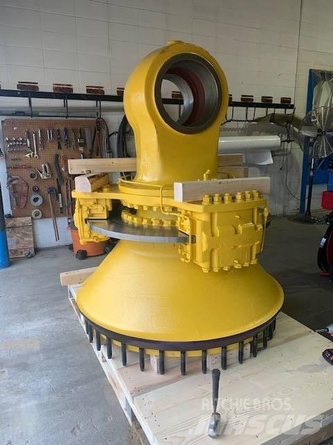 Komatsu 830 E Midjestyrd dumper