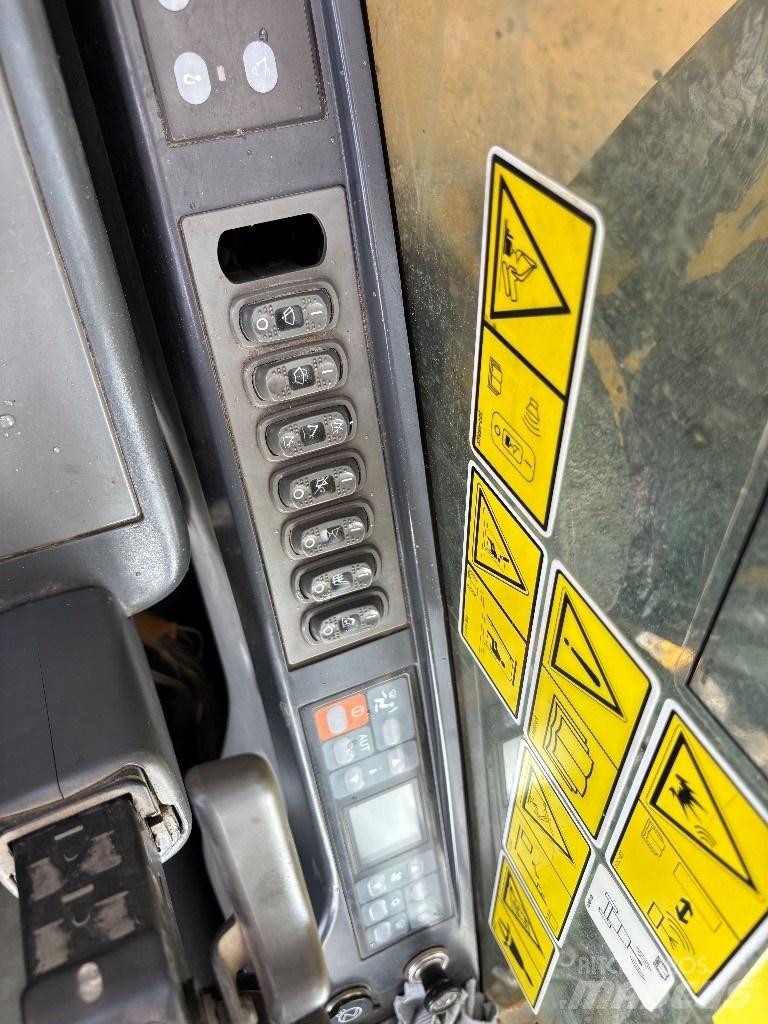 CAT 323 D LN Bandgrävare