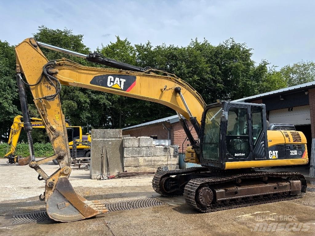 CAT 323 D LN Bandgrävare