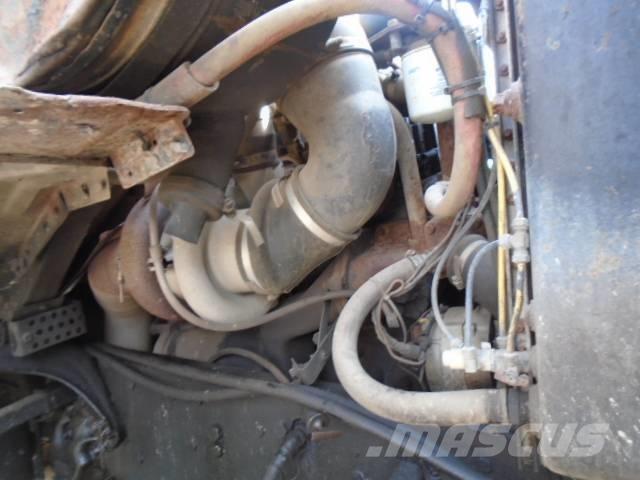 Ford LTL 9000 Snöblad och plogar