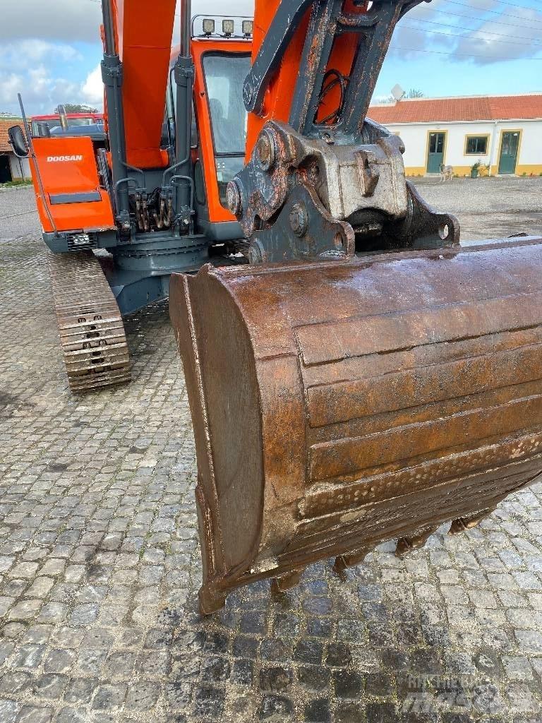 Doosan DX 220 NLC Bandgrävare