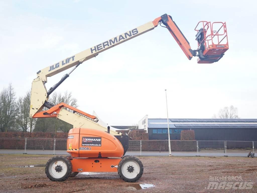 JLG 600 AJ Bomliftar
