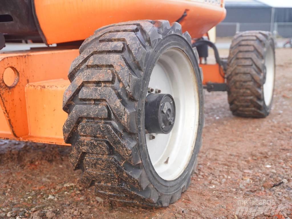 JLG 600 AJ Bomliftar