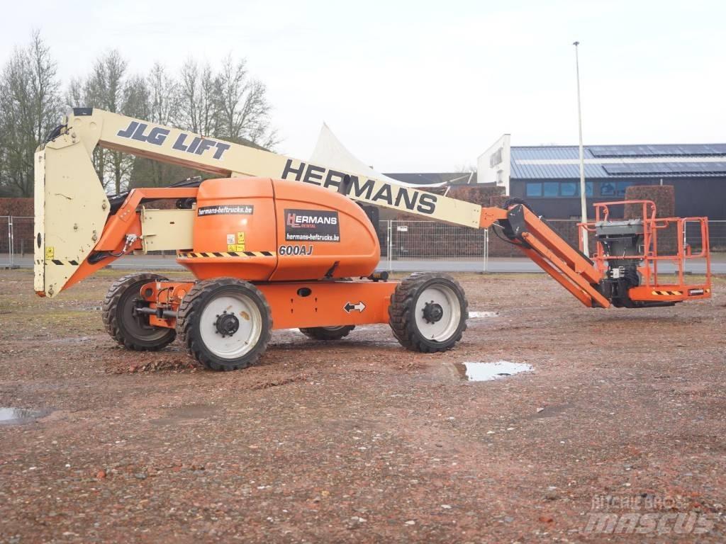 JLG 600 AJ Bomliftar