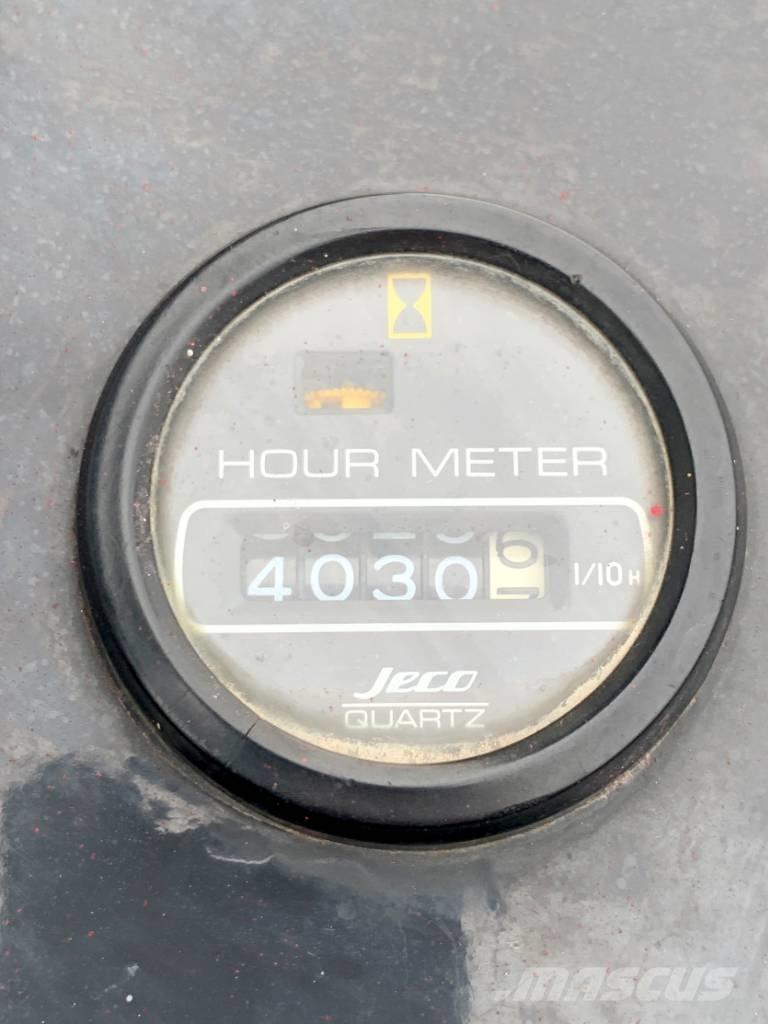 Unic URW 376 Minikranar