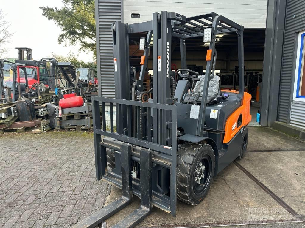 Doosan D30NX Dieselmotviktstruckar