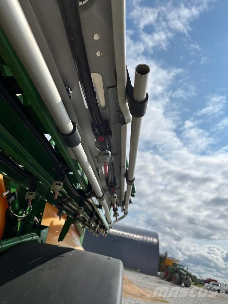 Amazone UX 4200 Dragna sprutor