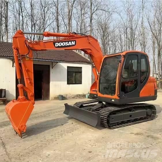 Doosan DX75 Bandgrävare